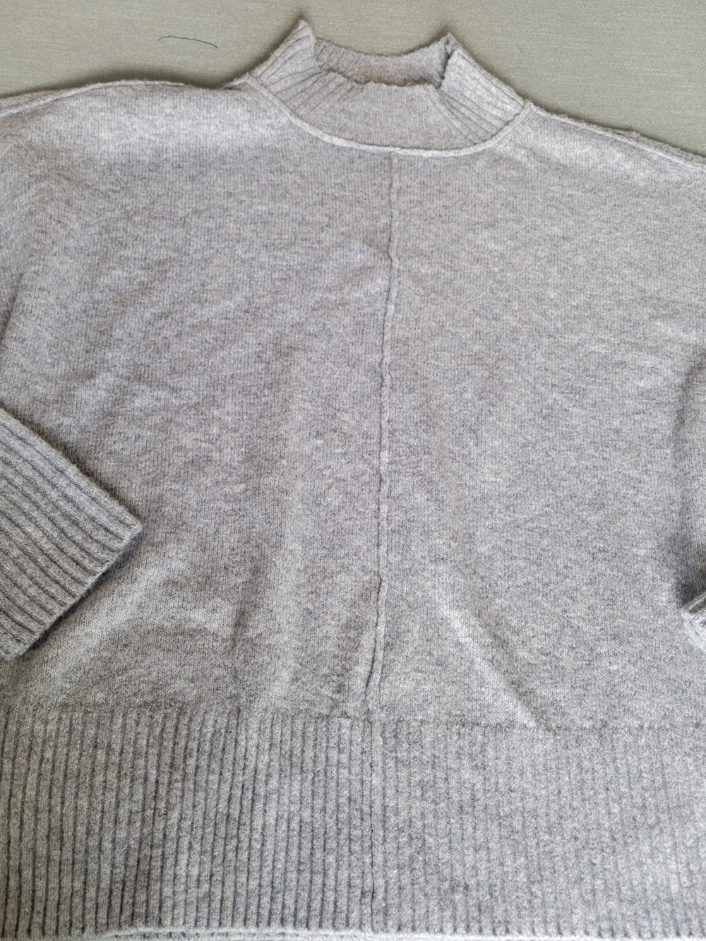 Simply Vera Vera Wang Light Gray Sweater
